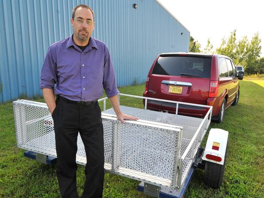 Edgar man selling his trailer invention